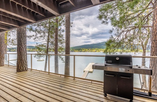 Whitefish Condo | Lakefront Condo with Great Views & Pool/Hot Tub/Sauna - Near Skiing