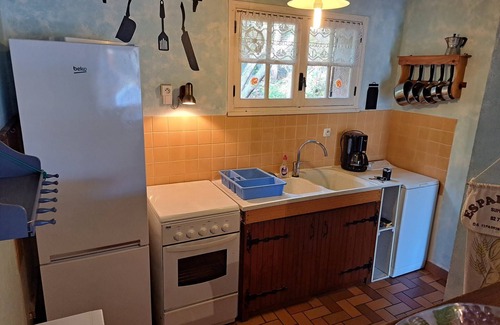 Esparron-de-Verdon House | Lakefront house 75m2 large terrace, barbecue, castle view for 6 people
