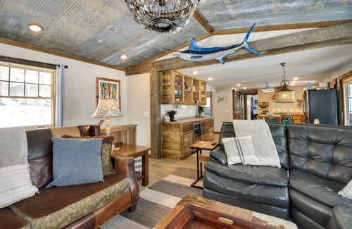 Nevis Cabin | Lakefront Nevis Cabin Escape w/Hot Tub!