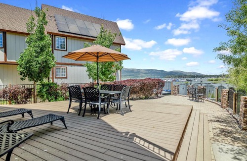 Big Bear Lake Ski Chalet | Lakefront Village Castle- Foosball- Boat Dock-