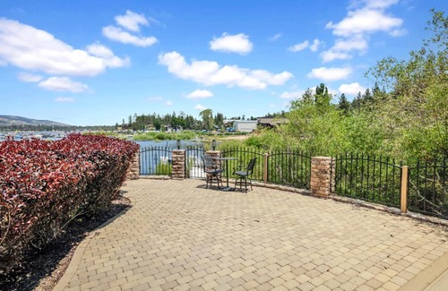 Big Bear Lake Ski Chalet | Lakefront Village Castle- Foosball- Boat Dock-