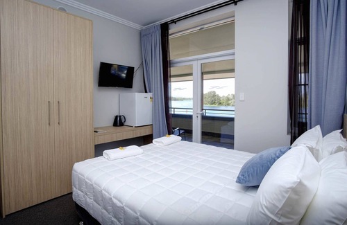 Forster Hotel | Lakes and Ocean Hotel Forster