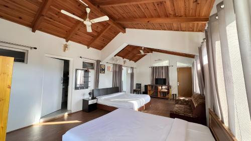 Bhimtal Hotel | Lakes Nine By Vaishali Deepika
