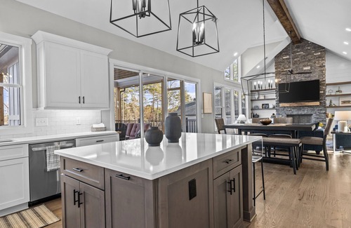Reed Creek House | Lakeside Haven with Gourmet Kitchen