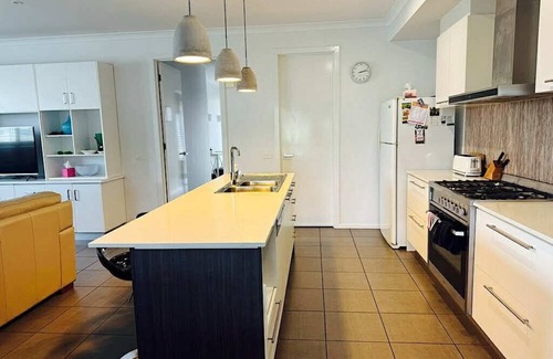 Nagambie House | Lakeside Nagambie: 4 BR, 2 BA in nagambie, Sleeps 8