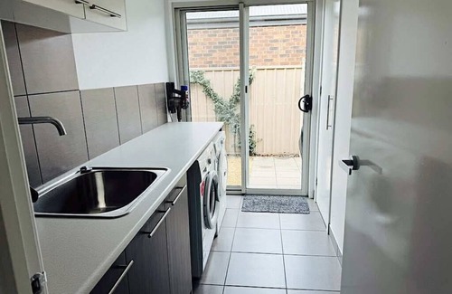 Nagambie House | Lakeside Nagambie: 4 BR, 2 BA in nagambie, Sleeps 8