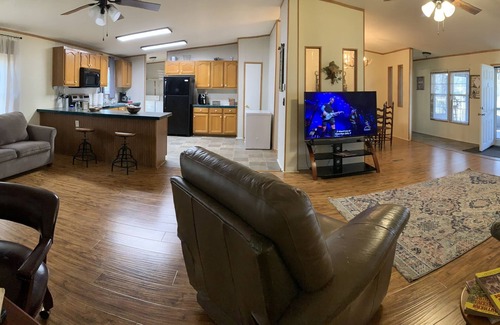Wynnburg Cabin | Lakeside View Lodge overlooking beautiful Reelfoot Lake