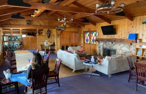 Sequoia National Forest Cabin | Lakeview Legacy Lodge at Lake Isabella