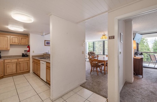 Brockway Condo | Lakeview! Pool! Walk to beach!