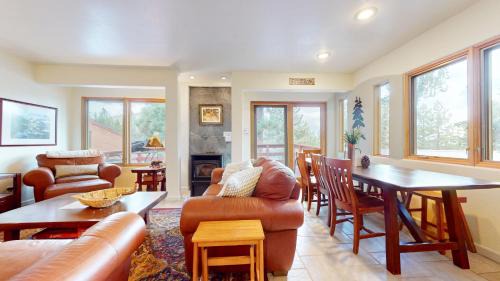 Mammoth Lakes Apartment | Lakeview Villas #26 condo