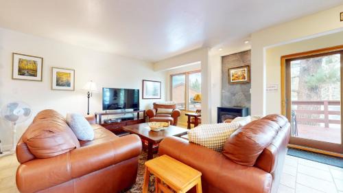 Mammoth Lakes Apartment | Lakeview Villas #26 condo