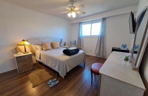 Malton House | Lala-near Pearson airport-mall-free parking