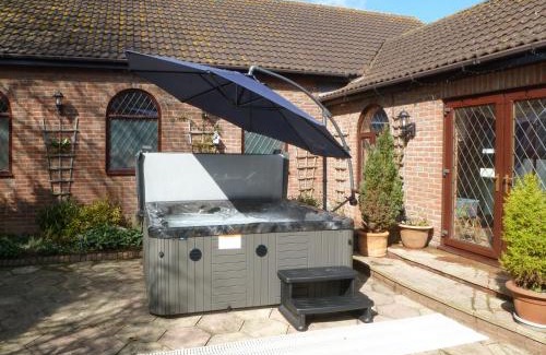 Addlethorpe House | Lambourne House - Ukc2831