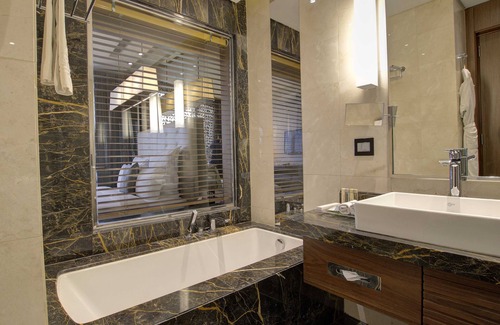 Raouche Hotel | Lancaster Plaza Beirut