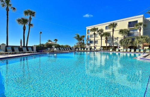 Sunset Beach House | Land's End 1-202 Bay Front