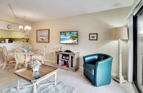 Sunset Beach House | Land's End 1-203 Pool View