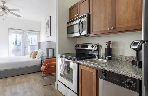 Pearl District Apartment | Landing | Amazing Studio, Courtyard, Gym