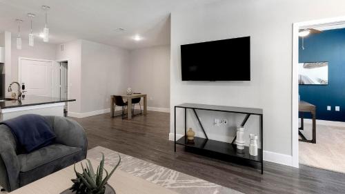 Allen Apartment | Landing Apartments Twin Creeks - Allen