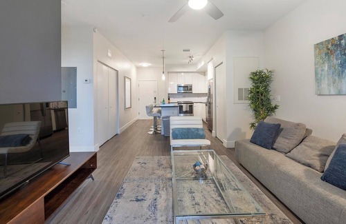 Port Tampa City Apartment | Landing | Beautiful 1BD, Gym, Clubhouse