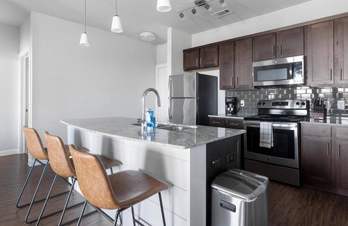 Buda Apartment | Landing | Chic 1BD, Pool, Yoga Studio