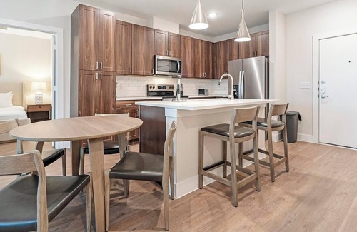 Seguin Apartment | Landing | Modern 2BD, Pool, Gym