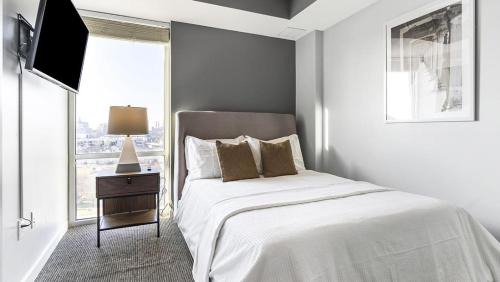 Downtown Indianapolis Apartment | Landing Modern Apartment with Amazing Amenities (ID1806X06)