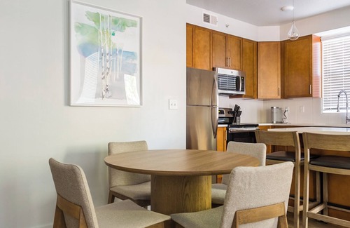 South Salt Lake Apartment | Landing | Spectacular 2BD, Courtyard, Gym