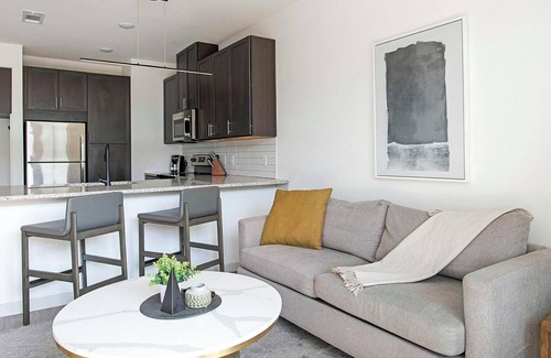 Dallas Apartment | Landing | Spectacular 1BD, Clubhouse, Yoga Studio