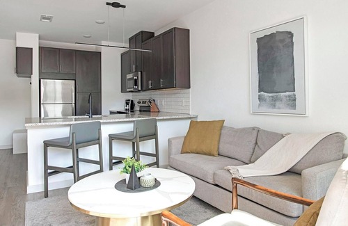 Dallas Apartment | Landing | Spectacular 1BD, Clubhouse, Yoga Studio