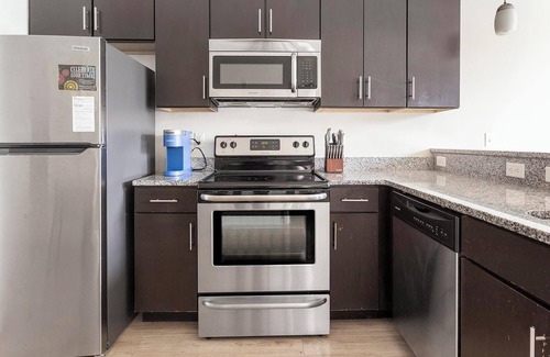 Richmond Apartment | Landing | Stunning 1BD, Gym