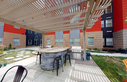 Richmond Apartment | Landing | Stunning 1BD, Gym