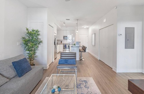 Port Tampa City Apartment | Landing | Stylish 1BD, Clubhouse, Pool