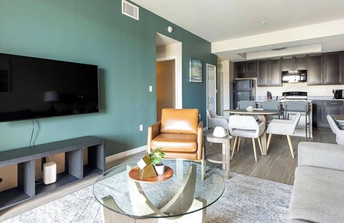Fort Myers Apartment | Landing | Stylish 1BD, Courtyard, Gym