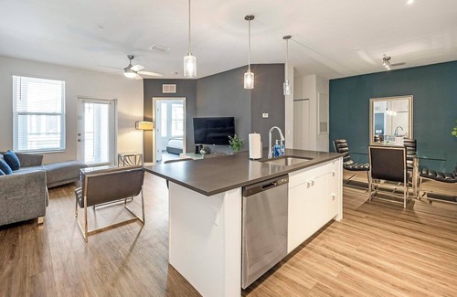 Port Tampa City Apartment | Landing | Stylish 2BD, Pool, Gym