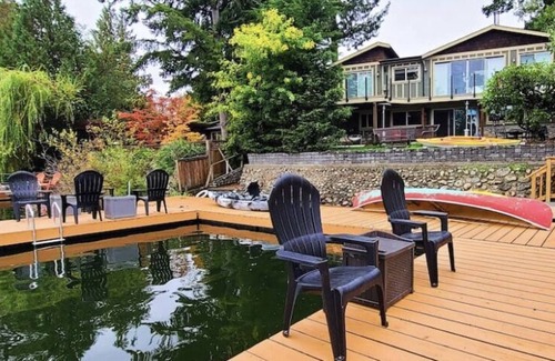 Langford House | Langford Lake Oasis - lakefront property