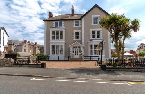 Llandudno Hotel | Lansdowne House with Private Car Park