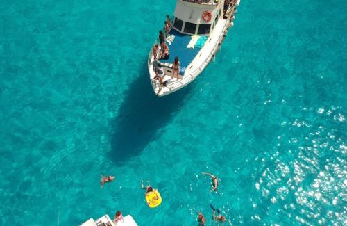 Lampedusa Boat Rental | Lara S escursioni in barca in esclusiva con pranzo