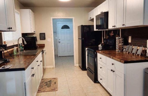 South Bechelli House | Large 5 bedroom house South Redding, great location,