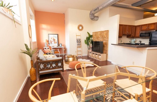 Midtown Apartment | Large Boho Loft in Art District
