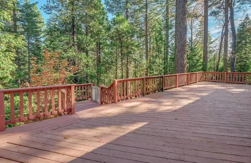Dorrington House | Large cabin, Big Trees State Park, w/deck/movie-theater/game-rooms/dog friendly