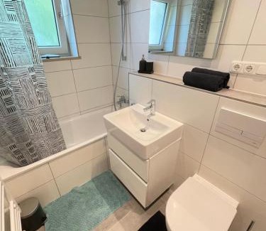 Oberwiesenfeld Apartment | Large flat with WIFI and parking
