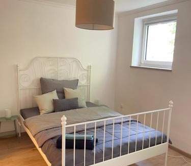 Oberwiesenfeld Apartment | Large flat with WIFI and parking