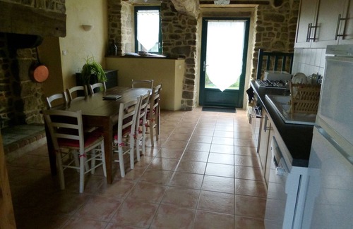 Saint-Germain-en-Cogles Cottage | Large gîte for 12 people, Fougères, Mont St Michel, quiet in the Brittany countryside.