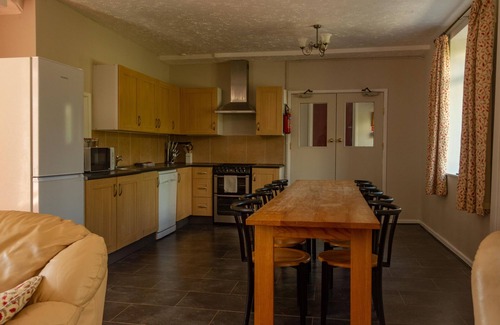 Torpoint House | Large holiday home on Rame Peninsula AONB. 5 beds 4 bathrooms. On site parking.