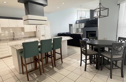 Greater Northdale House | Large home close to St. Peter beach and Clearwater beach, close by bush garden.