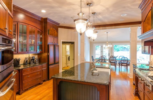 Pinehurst House | Large House w/Private pool - perfect for Golfing Groups 12 beds