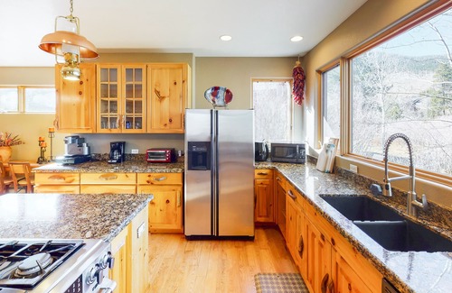 The Reserve House | Large Lodge-Style Home Near Ski Resorts w/Private W/D - Dog Friendly