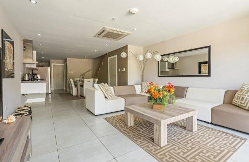 Palm Beach Apartment | Large Luxury apartment on Palm Beach