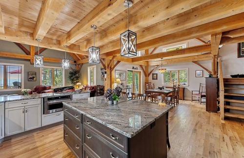 Hendersonville House | Large Secluded House in Hendersonville with jaw dropping views!