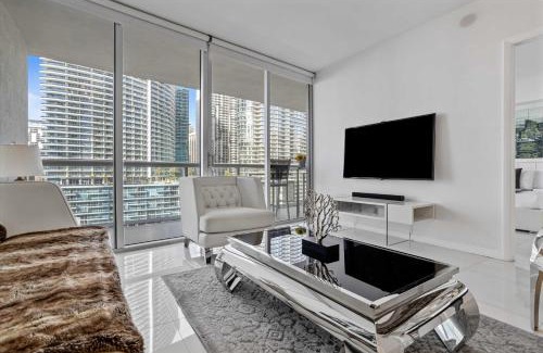 Downtown Miami Apartment | Large Suites in Hotel W with bay views
